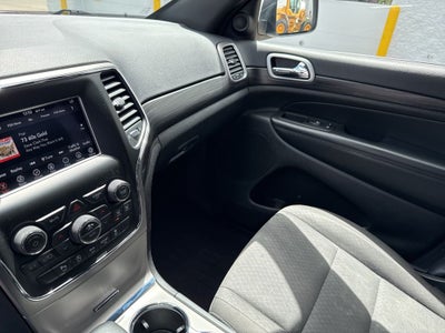 2020 Jeep Grand Cherokee Laredo