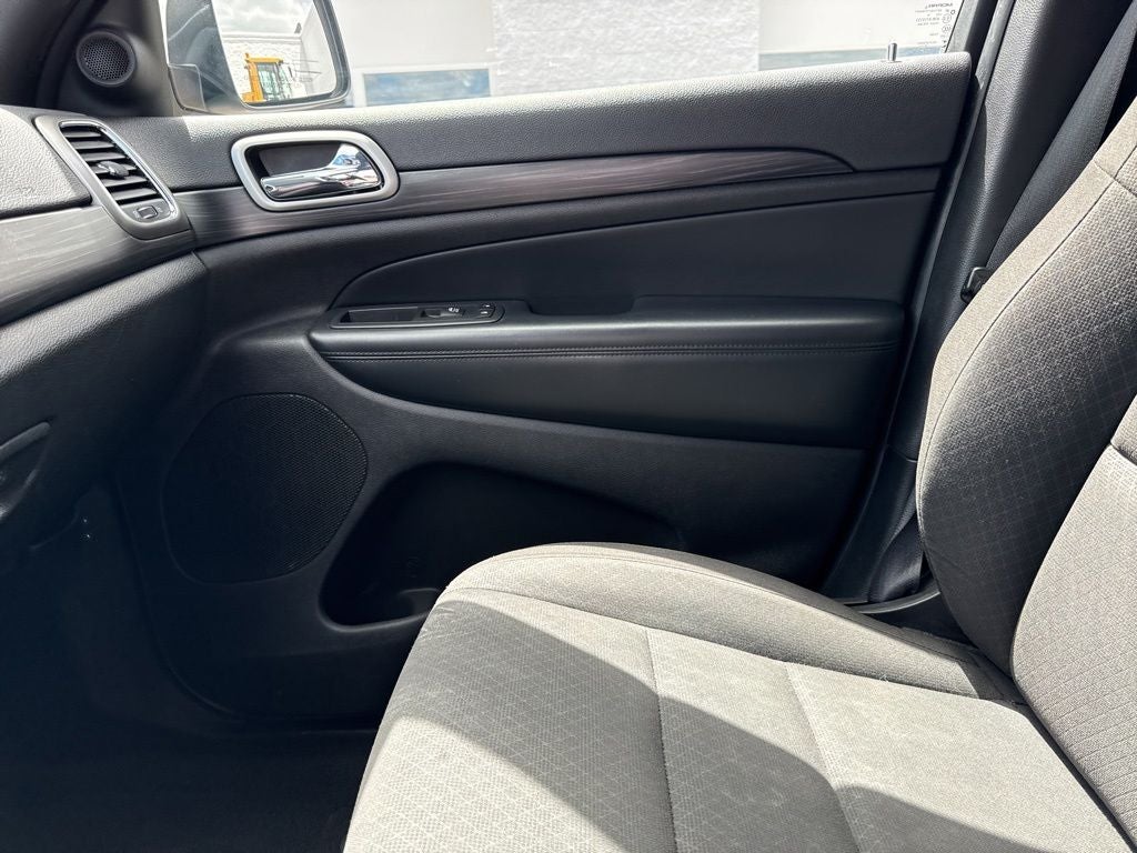 2020 Jeep Grand Cherokee Laredo