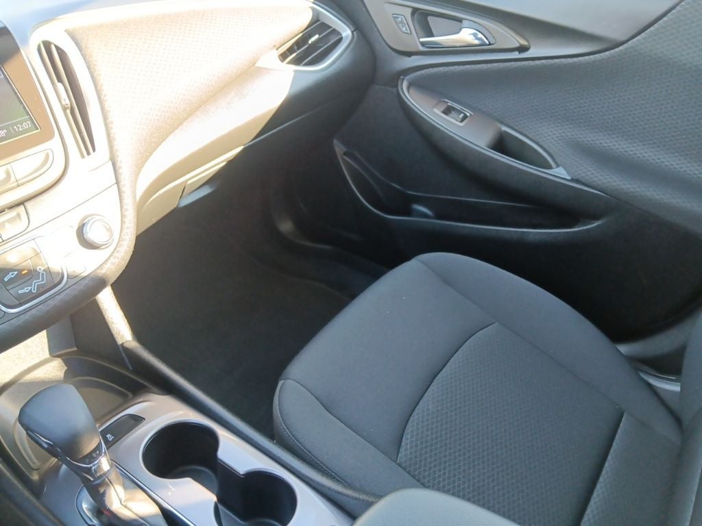 2022 Chevrolet Malibu LS 1FL