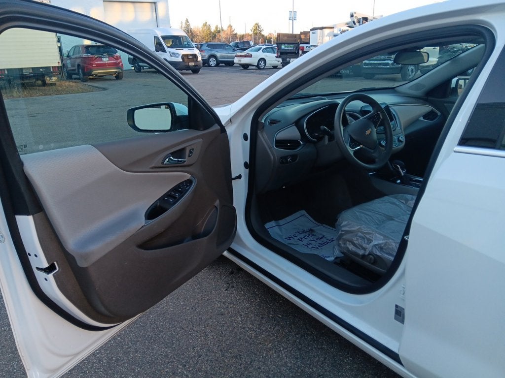 2025 Chevrolet Malibu LT w/1LT