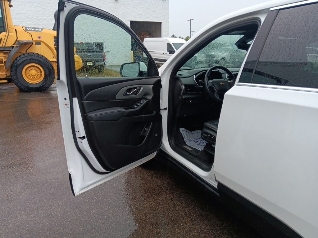 2022 Chevrolet Traverse LT Leather