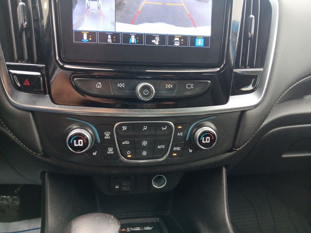 2022 Chevrolet Traverse LT Leather