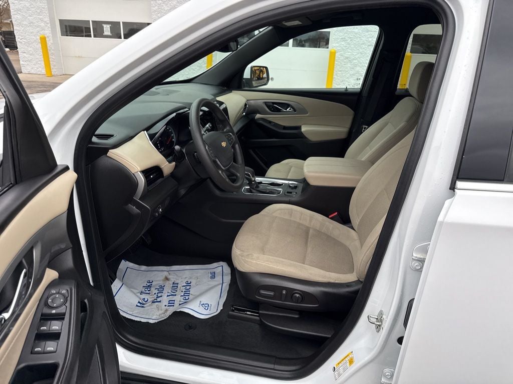 2022 Chevrolet Traverse LS w/1FL