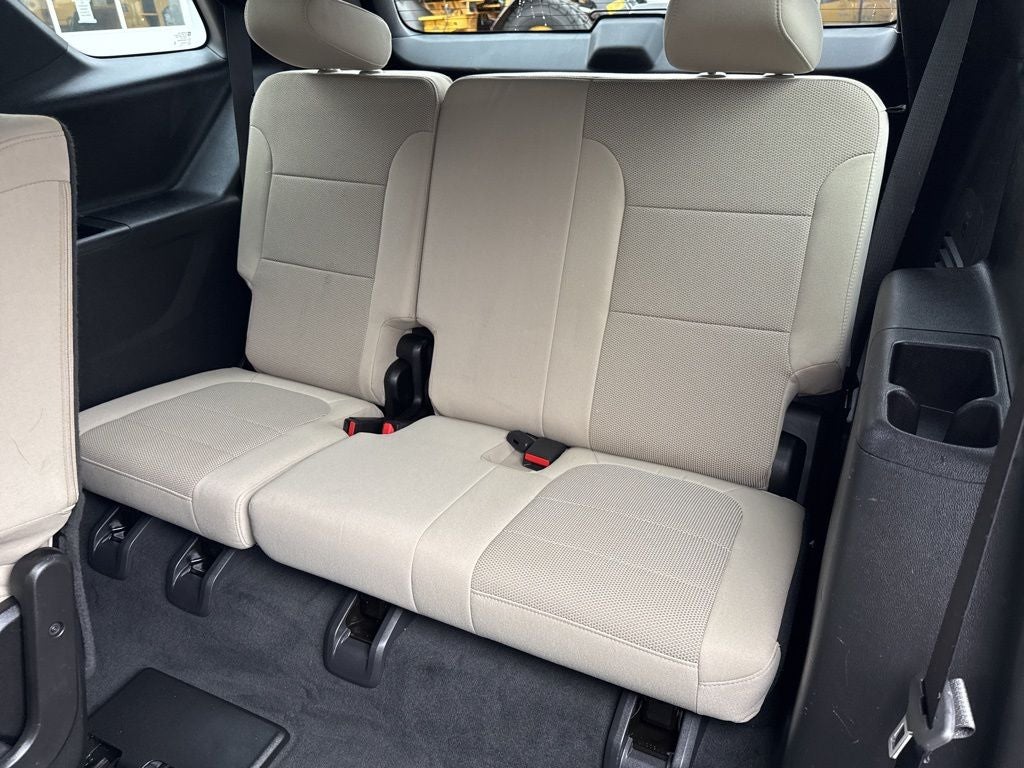 2022 Chevrolet Traverse LS w/1FL