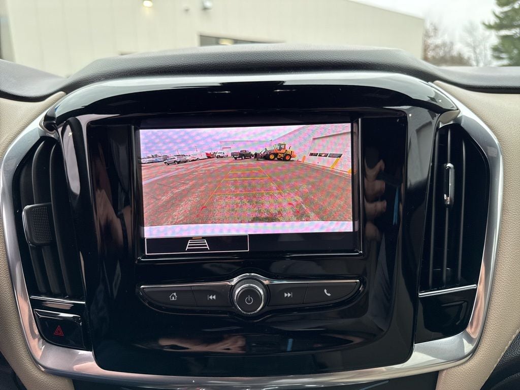 2022 Chevrolet Traverse LS w/1FL