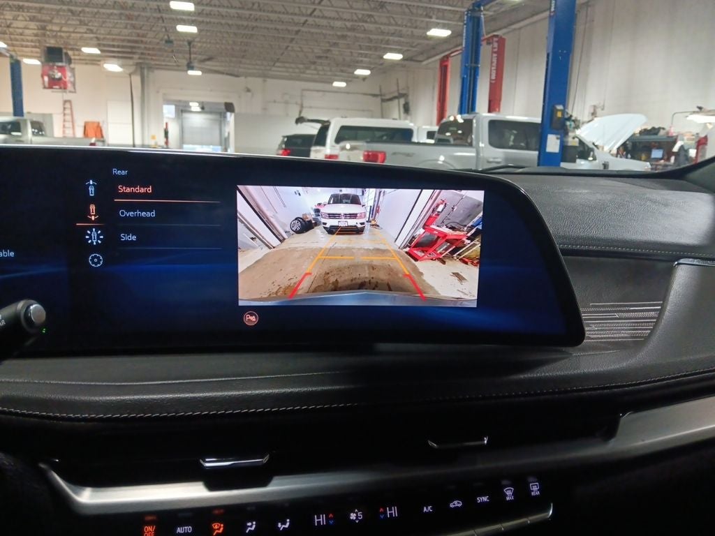 2025 Cadillac XT4 Premium Luxury