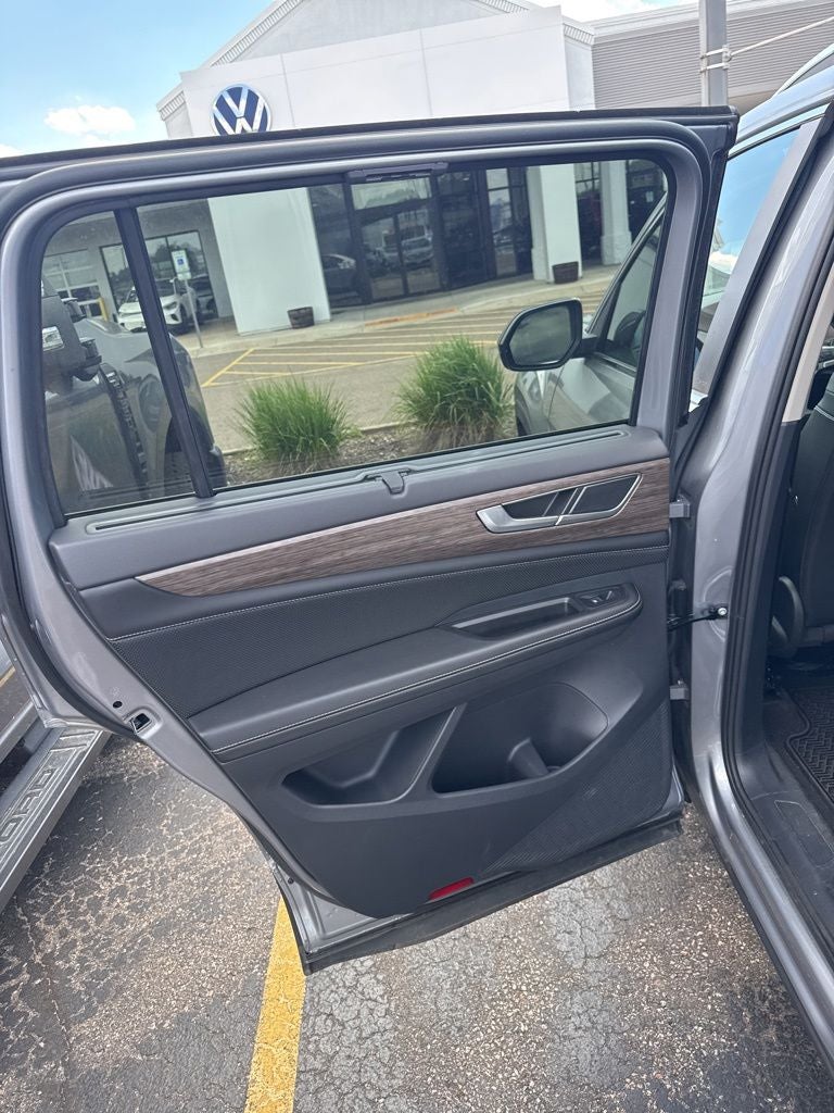 2024 Volkswagen Atlas 2.0T SEL