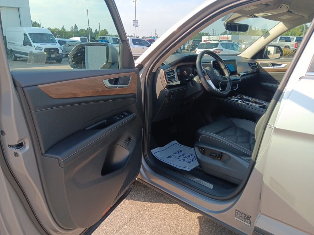 2026 Volkswagen Atlas 2.0T SE w/ Technology