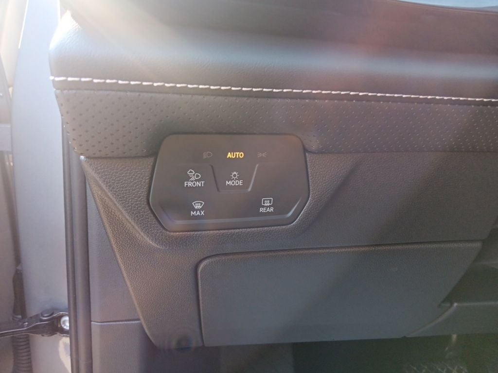 2026 Volkswagen Atlas 2.0T SE w/ Technology