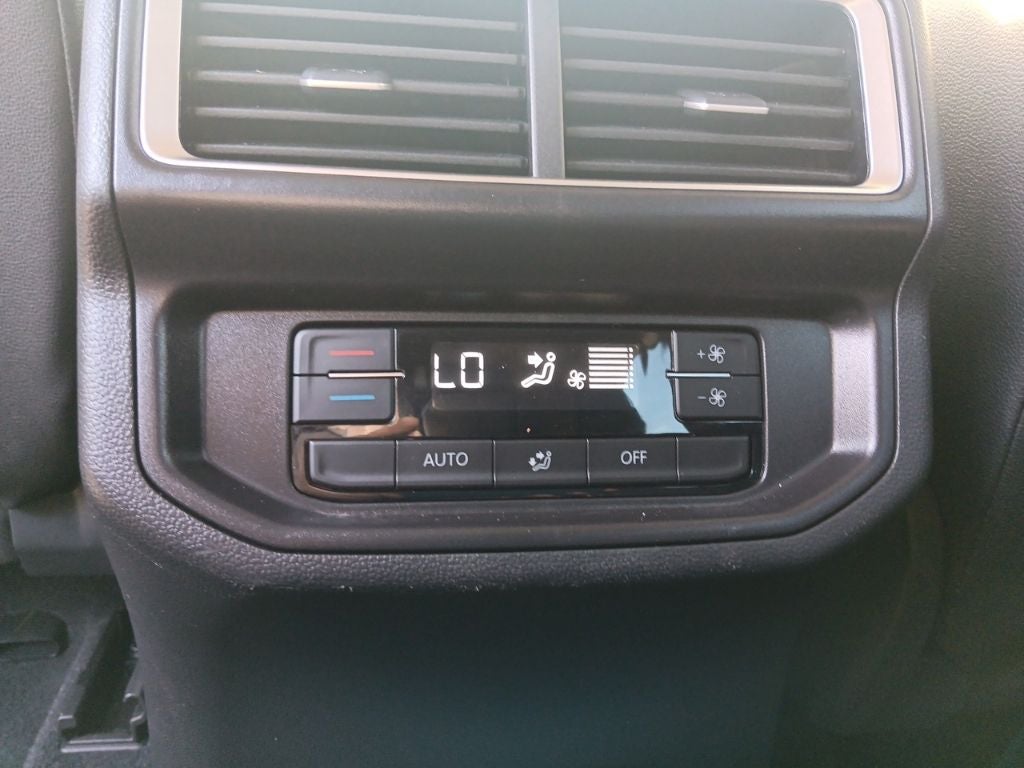 2026 Volkswagen Atlas 2.0T SE w/ Technology