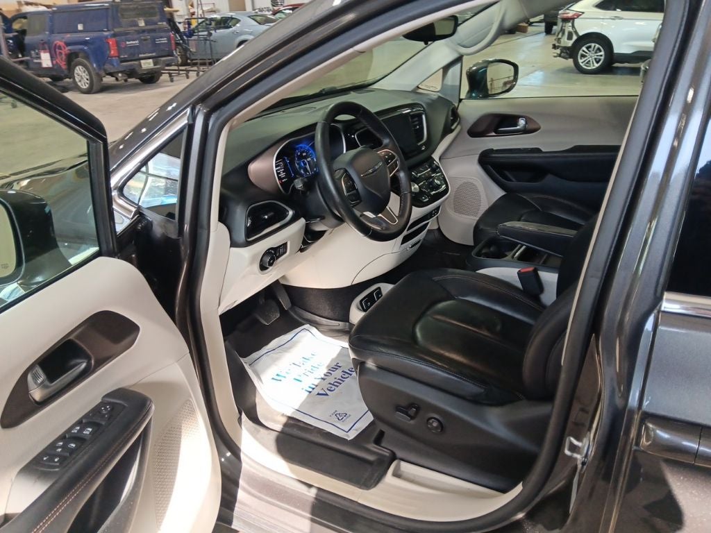 2017 Chrysler Pacifica Touring L