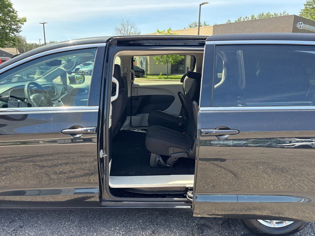 2017 Chrysler Pacifica Touring