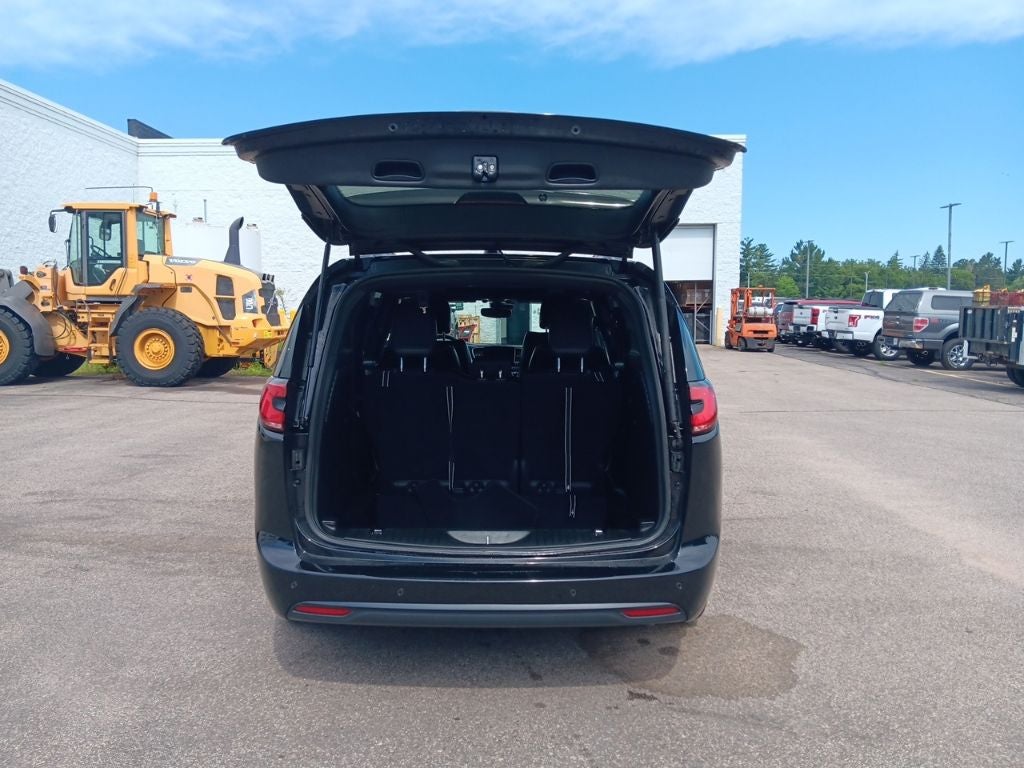 2025 Chrysler Pacifica Limited
