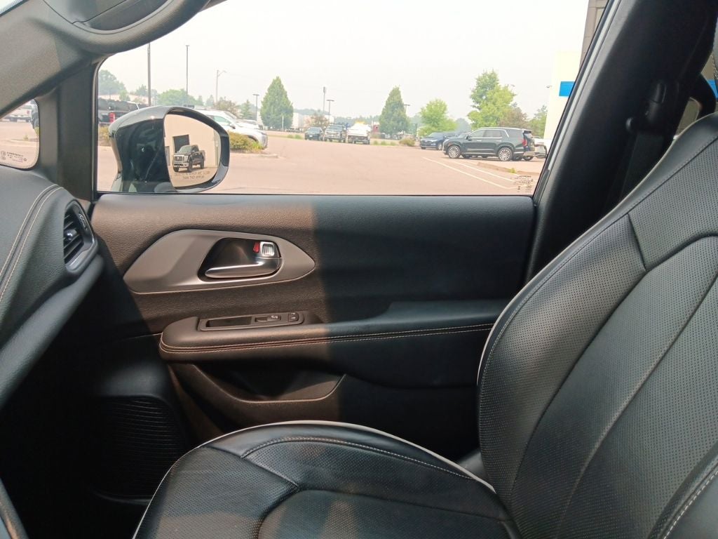 2025 Chrysler Pacifica Limited