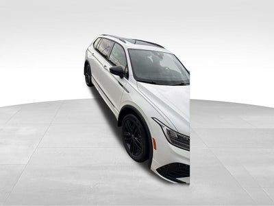 2022 Volkswagen Tiguan 2.0T SE R-Line Black
