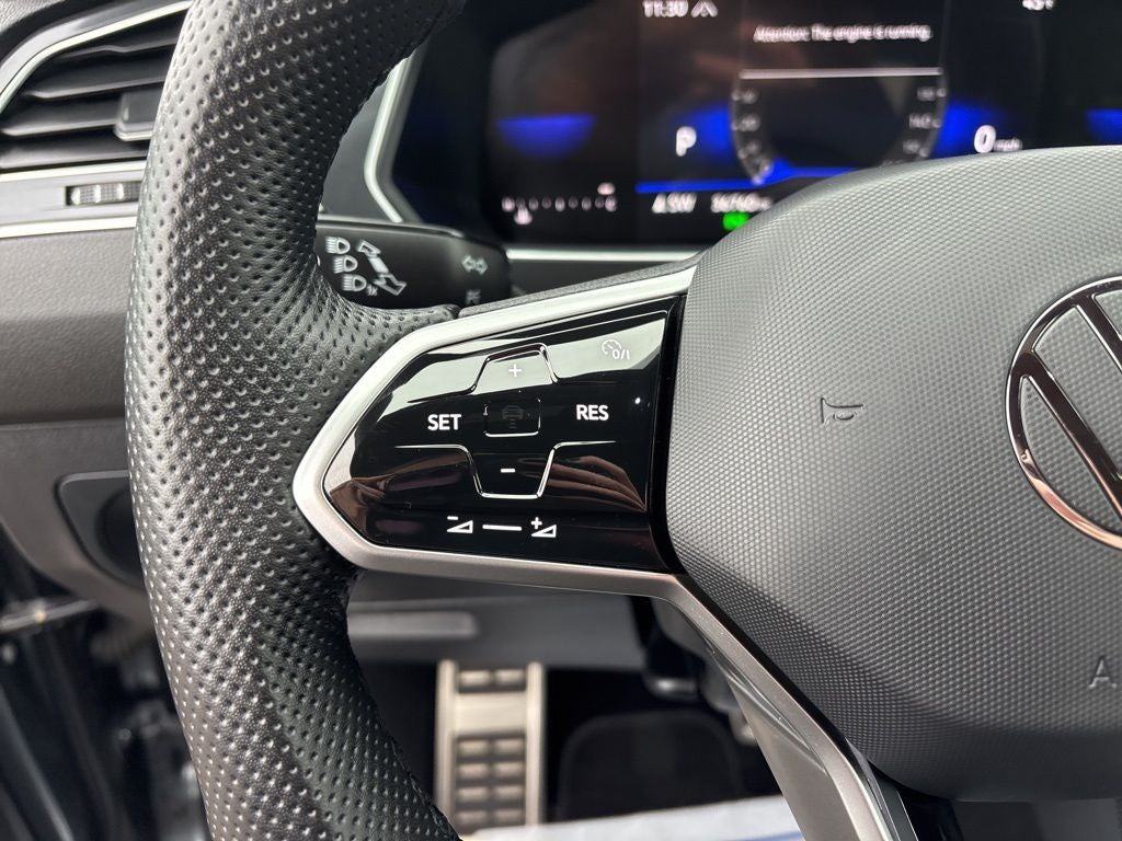 2023 Volkswagen Tiguan 2.0T SE R-Line Black