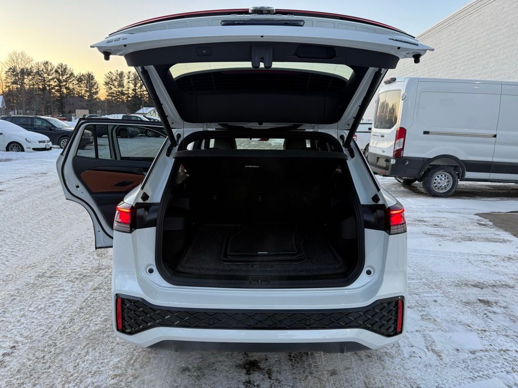 2025 Volkswagen Tiguan 2.0T SEL R-Line