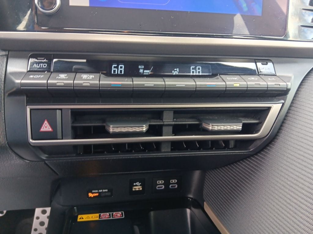 2025 Toyota Camry SE HYBRID