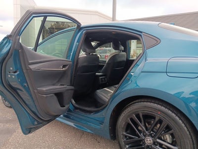 2025 Toyota Camry SE HYBRID