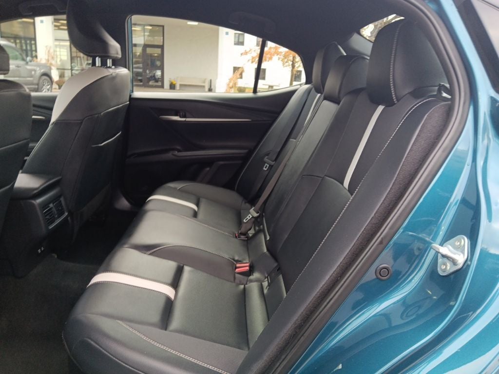 2025 Toyota Camry SE HYBRID