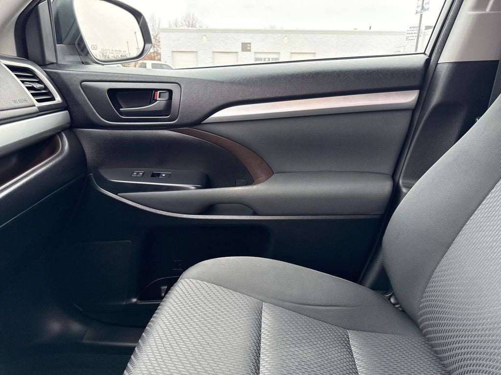 2017 Toyota Highlander LE