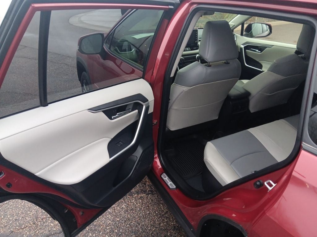 2022 Toyota RAV4 Hybrid XLE Premium