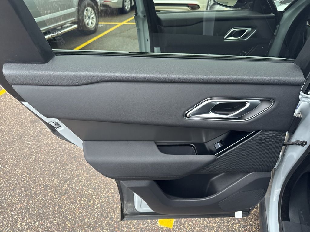 2025 Land Rover Range Rover Velar Dynamic SE