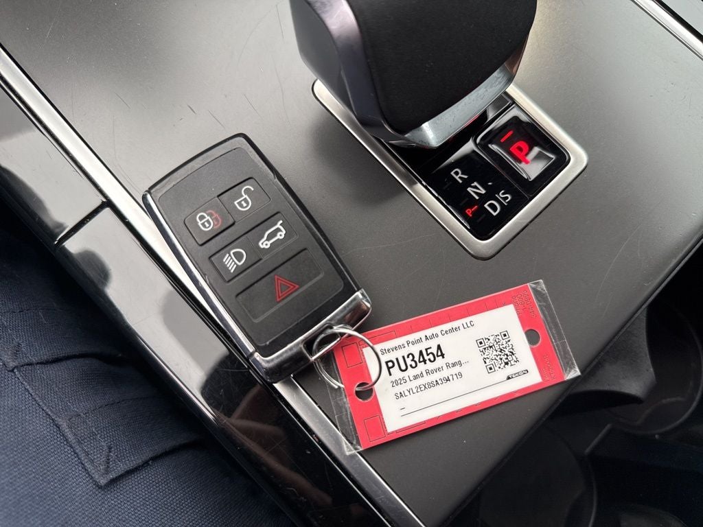 2025 Land Rover Range Rover Velar Dynamic SE