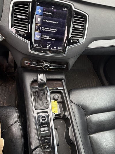 2016 Volvo XC90 T6 Momentum