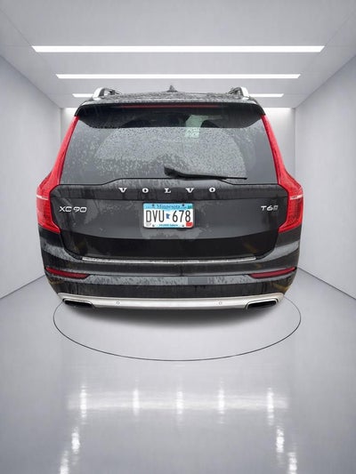 2016 Volvo XC90 T6 Momentum