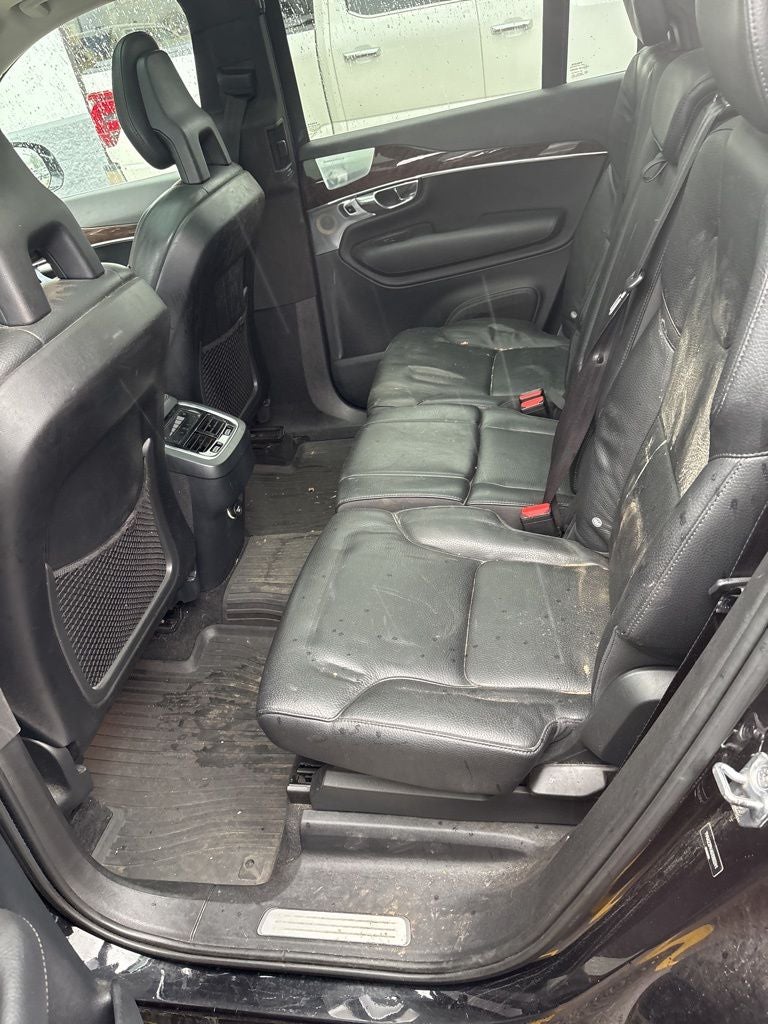 2016 Volvo XC90 T6 Momentum