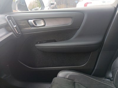 2021 Volvo XC40 Recharge Pure Electric P8