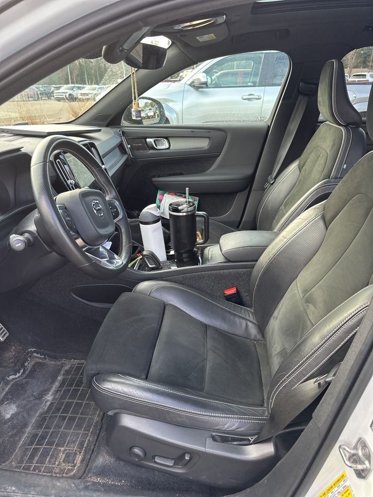 2021 Volvo XC40 Recharge Pure Electric P8